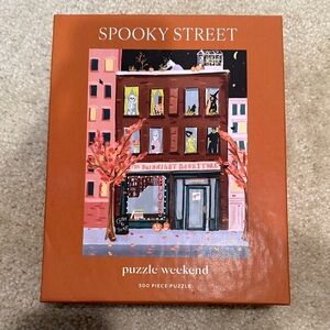 Spooky Street 500-Piece Puzzle Weekend Puzzle - Orange
